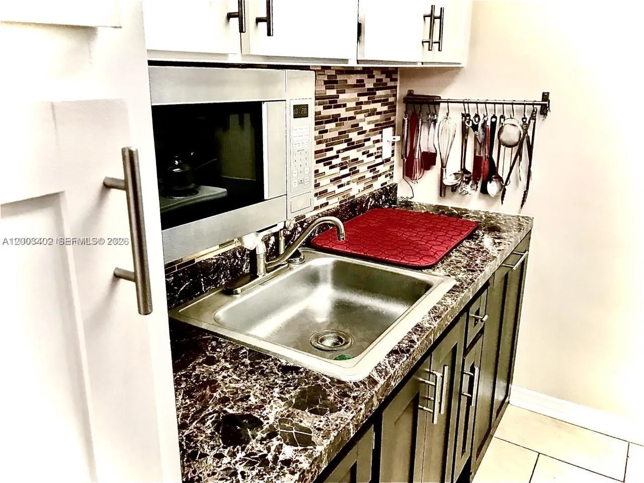 900 Sw 11th Ave 17c, Hallandale Beach, Florida 330, Hallandale Beach, Florida 33009, 1 Bedroom Bedrooms, ,1 BathroomBathrooms,Residential,For Sale,900 Sw 11th Ave 17c, Hallandale Beach, Florida 330,A12003402