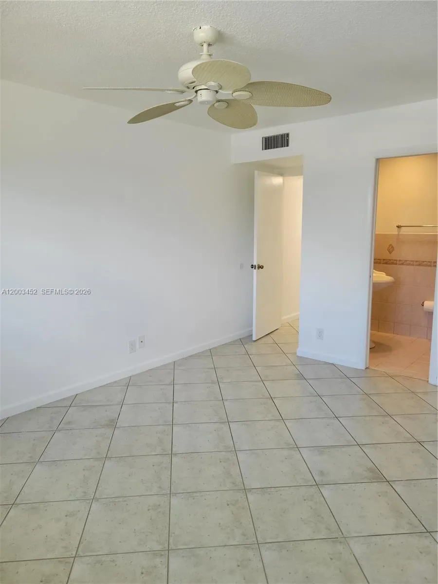 1821 Ne 40th Ct 302, Pompano Beach, Florida 33064, Pompano Beach, Florida 33064, 2 Bedrooms Bedrooms, ,2 BathroomsBathrooms,Residential,For Sale,1821 Ne 40th Ct 302, Pompano Beach, Florida 33064,A12003452