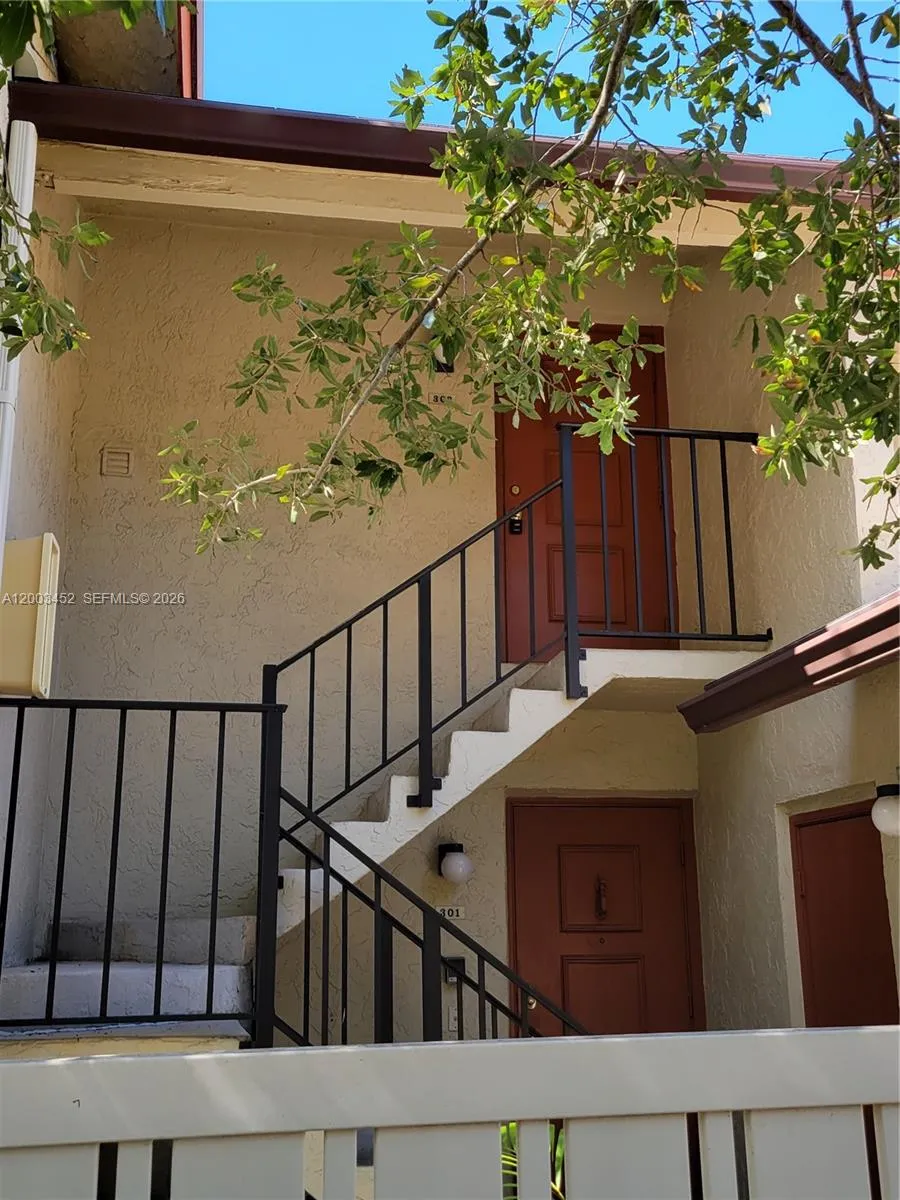 1821 Ne 40th Ct 302, Pompano Beach, Florida 33064, Pompano Beach, Florida 33064, 2 Bedrooms Bedrooms, ,2 BathroomsBathrooms,Residential,For Sale,1821 Ne 40th Ct 302, Pompano Beach, Florida 33064,A12003452