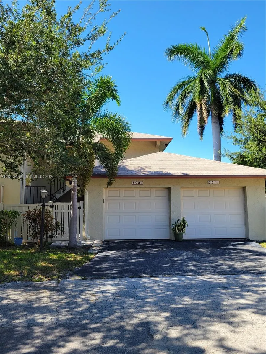1821 Ne 40th Ct 302, Pompano Beach, Florida 33064, Pompano Beach, Florida 33064, 2 Bedrooms Bedrooms, ,2 BathroomsBathrooms,Residential,For Sale,1821 Ne 40th Ct 302, Pompano Beach, Florida 33064,A12003452