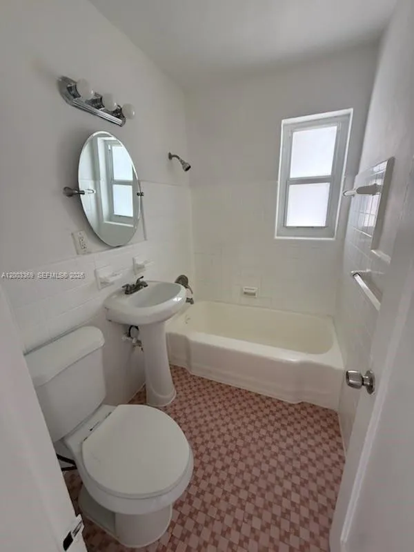 2471 Dewey St, Hollywood, Florida 33020, Hollywood, Florida 33020, 3 Bedrooms Bedrooms, ,1 BathroomBathrooms,Residential,For Sale,2471 Dewey St, Hollywood, Florida 33020,A12003369