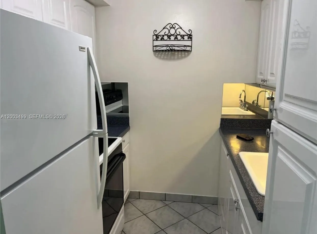 500 Layne Blvd 14, Hallandale Beach, Florida 33009, Hallandale Beach, Florida 33009, 1 Bedroom Bedrooms, ,1 BathroomBathrooms,Residential,For Sale,500 Layne Blvd 14, Hallandale Beach, Florida 33009,A12003499