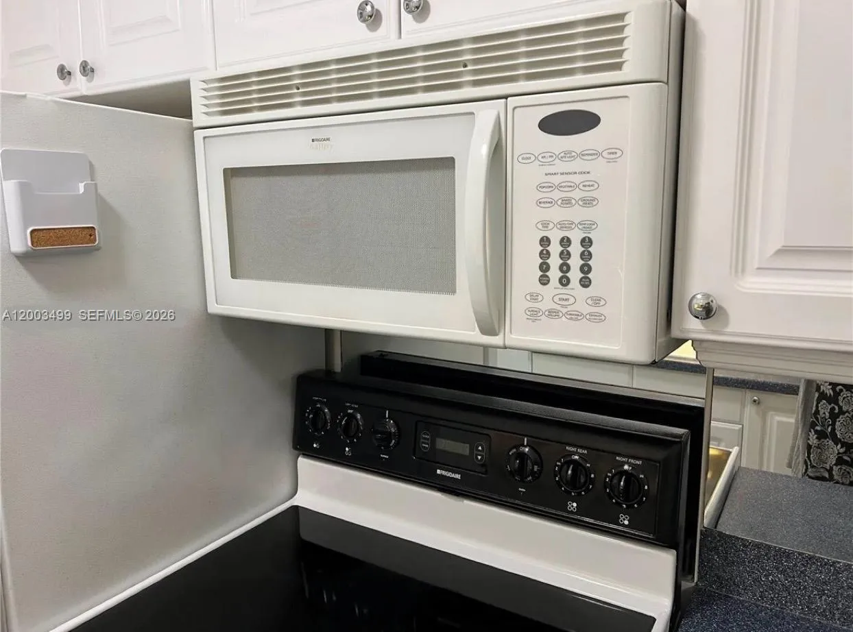 500 Layne Blvd 14, Hallandale Beach, Florida 33009, Hallandale Beach, Florida 33009, 1 Bedroom Bedrooms, ,1 BathroomBathrooms,Residential,For Sale,500 Layne Blvd 14, Hallandale Beach, Florida 33009,A12003499