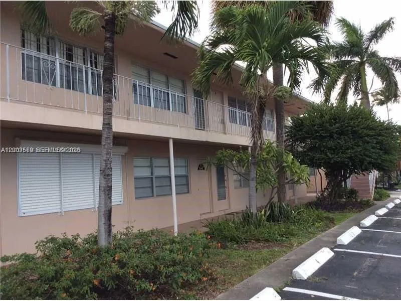 230 Sw 11th Ave 14, Hallandale Beach, Florida 3300, Hallandale Beach, Florida 33009, 1 Bedroom Bedrooms, ,1 BathroomBathrooms,Residential,For Sale,230 Sw 11th Ave 14, Hallandale Beach, Florida 3300,A12003589