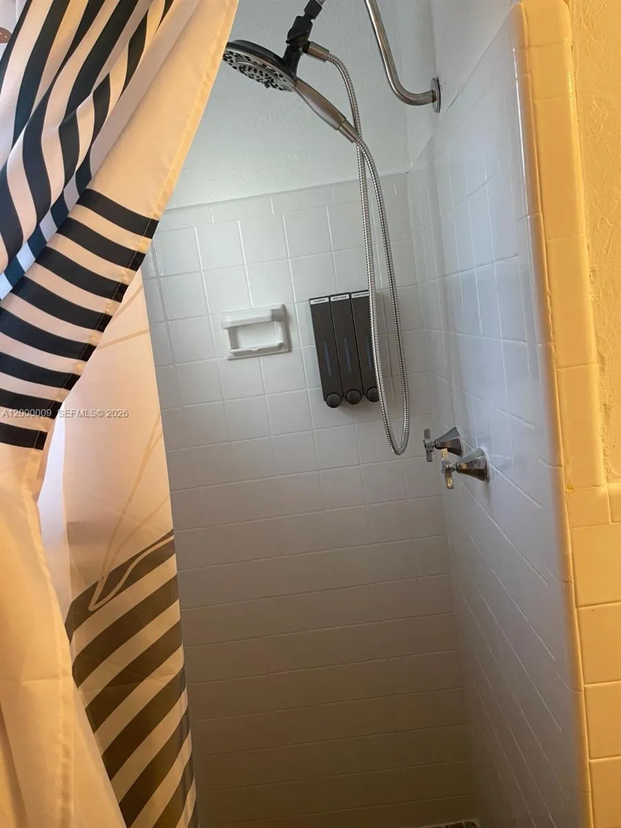 338 Roosevelt St, Hollywood, Florida 33019, Hollywood, Florida 33019, ,Residential Income,For Sale,338 Roosevelt St, Hollywood, Florida 33019,A12000009