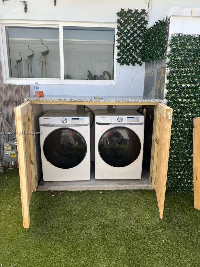 338 Roosevelt St, Hollywood, Florida 33019, Hollywood, Florida 33019, ,Residential Income,For Sale,338 Roosevelt St, Hollywood, Florida 33019,A12000009