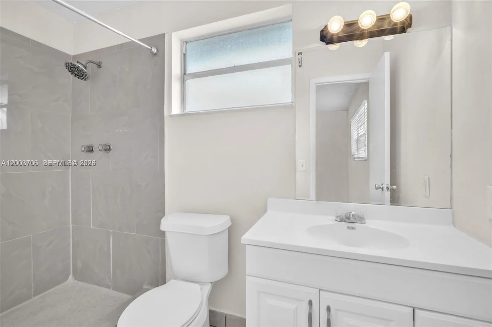 2125 Mckinley St Back, Hollywood, Florida 33020, Hollywood, Florida 33020, 3 Bedrooms Bedrooms, ,2 BathroomsBathrooms,Residential Lease,For Rent,2125 Mckinley St Back, Hollywood, Florida 33020,A12003706