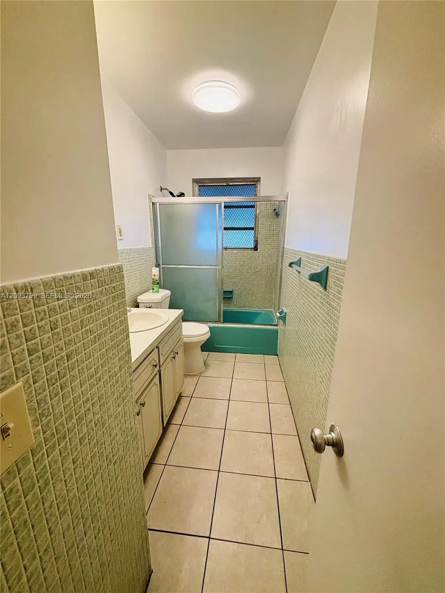 1050 Sw 2nd Ave 1050, Dania Beach, Florida 33004, Dania Beach, Florida 33004, 2 Bedrooms Bedrooms, ,2 BathroomsBathrooms,Residential Lease,For Rent,1050 Sw 2nd Ave 1050, Dania Beach, Florida 33004,A12003799
