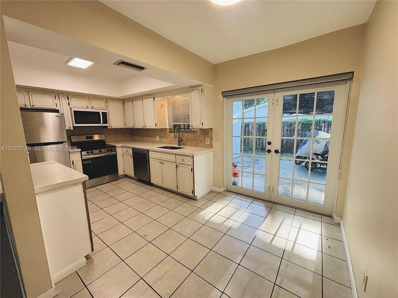 1050 Sw 2nd Ave 1050, Dania Beach, Florida 33004, Dania Beach, Florida 33004, 2 Bedrooms Bedrooms, ,2 BathroomsBathrooms,Residential Lease,For Rent,1050 Sw 2nd Ave 1050, Dania Beach, Florida 33004,A12003799