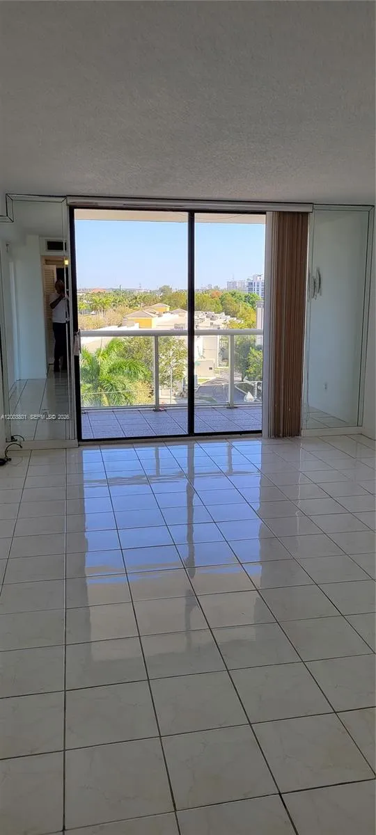 13499 Biscayne Blvd 511, North Miami, Florida 3318, North Miami, Florida 33181, 1 Bedroom Bedrooms, ,1 BathroomBathrooms,Residential,For Sale,13499 Biscayne Blvd 511, North Miami, Florida 3318,A12003801