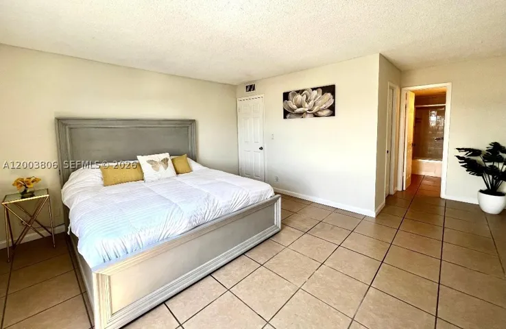 KING SIZE BED