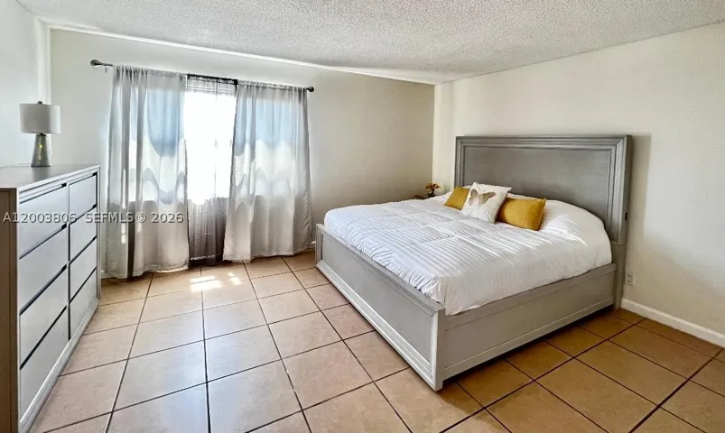 KING SIZE BED