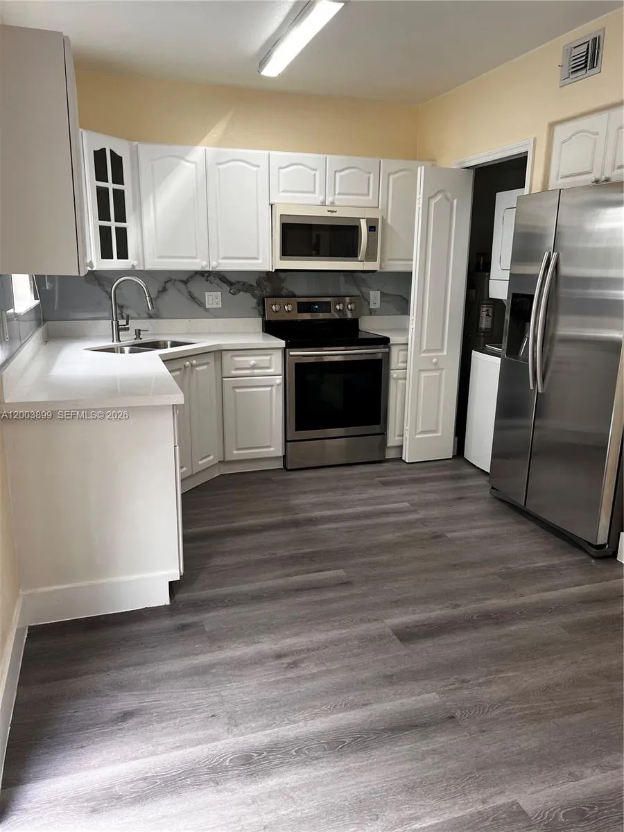 8000 W 28th Ct 107, Hialeah, Florida 33018, Hialeah, Florida 33018, 2 Bedrooms Bedrooms, ,2 BathroomsBathrooms,Residential Lease,For Rent,8000 W 28th Ct 107, Hialeah, Florida 33018,A12003899