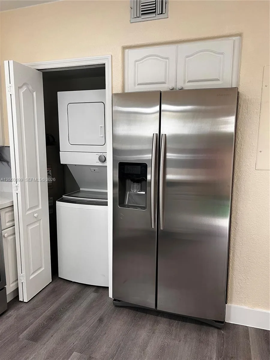 8000 W 28th Ct 107, Hialeah, Florida 33018, Hialeah, Florida 33018, 2 Bedrooms Bedrooms, ,2 BathroomsBathrooms,Residential Lease,For Rent,8000 W 28th Ct 107, Hialeah, Florida 33018,A12003899