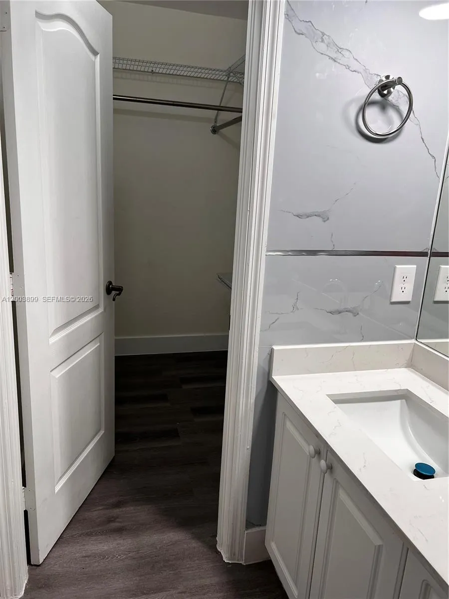 8000 W 28th Ct 107, Hialeah, Florida 33018, Hialeah, Florida 33018, 2 Bedrooms Bedrooms, ,2 BathroomsBathrooms,Residential Lease,For Rent,8000 W 28th Ct 107, Hialeah, Florida 33018,A12003899