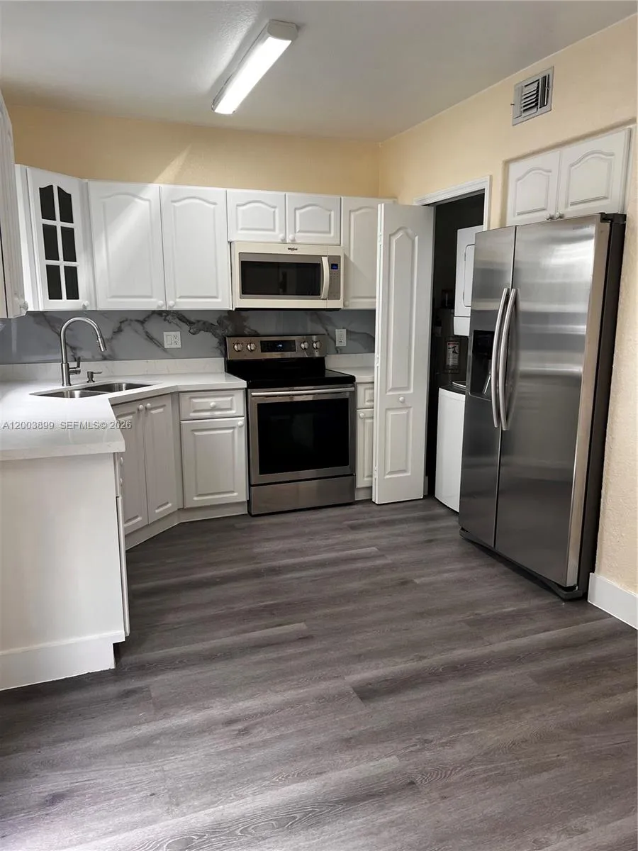 8000 W 28th Ct 107, Hialeah, Florida 33018, Hialeah, Florida 33018, 2 Bedrooms Bedrooms, ,2 BathroomsBathrooms,Residential Lease,For Rent,8000 W 28th Ct 107, Hialeah, Florida 33018,A12003899