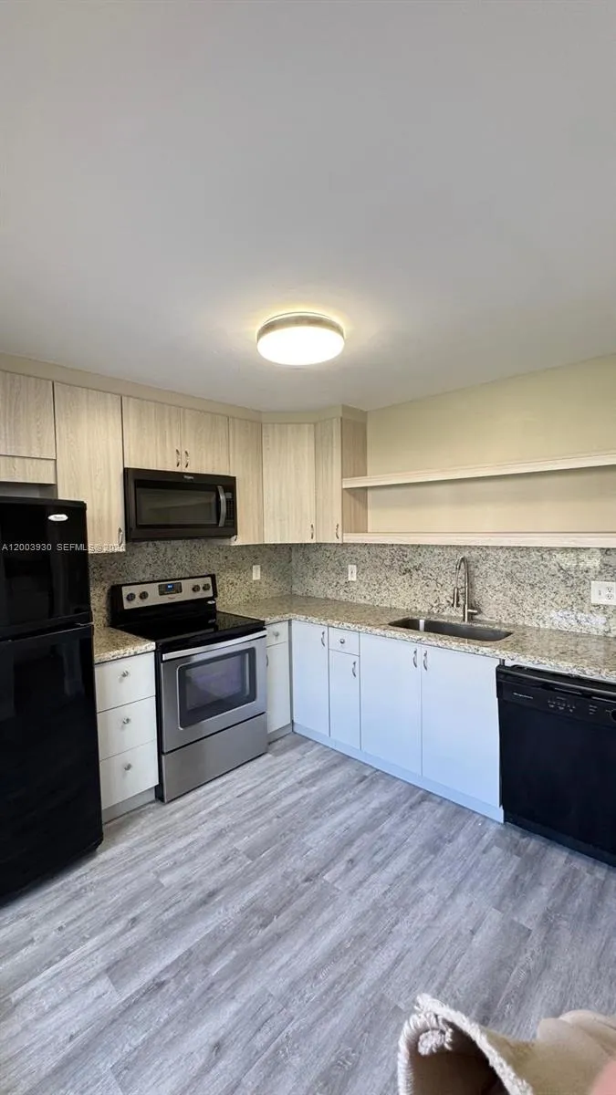 12153 Nw 36th Pl 2-l, Sunrise, Florida 33323, Sunrise, Florida 33323, 1 Bedroom Bedrooms, ,1 BathroomBathrooms,Residential Lease,For Rent,12153 Nw 36th Pl 2-l, Sunrise, Florida 33323,A12003930