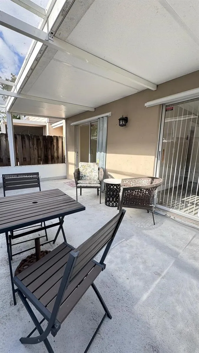 12153 Nw 36th Pl 2-l, Sunrise, Florida 33323, Sunrise, Florida 33323, 1 Bedroom Bedrooms, ,1 BathroomBathrooms,Residential Lease,For Rent,12153 Nw 36th Pl 2-l, Sunrise, Florida 33323,A12003930