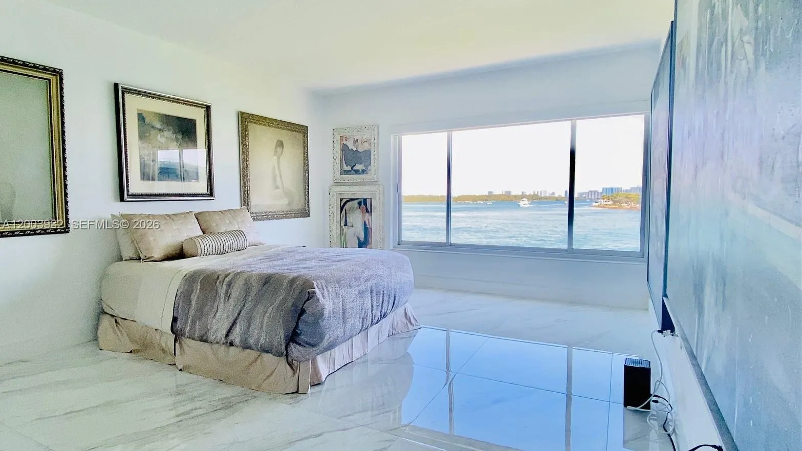 Bedroom comes Unfurnished