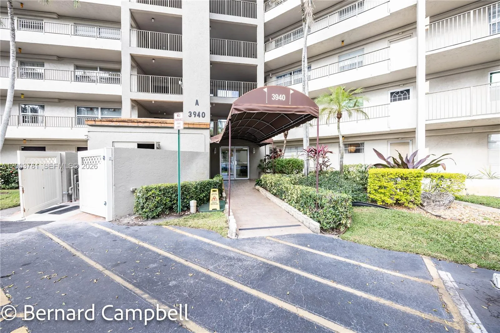 3940 Inverrary Blvd 403-a, Lauderhill, Florida 333, Lauderhill, Florida 33319, 2 Bedrooms Bedrooms, ,2 BathroomsBathrooms,Residential,For Sale,3940 Inverrary Blvd 403-a, Lauderhill, Florida 333,A12003781