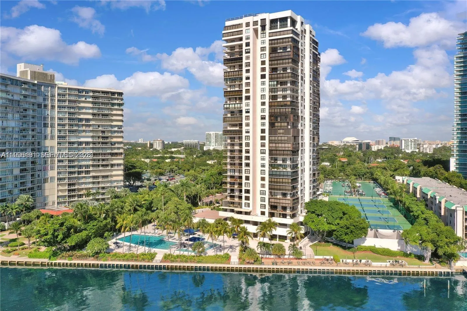 2333 Brickell Ave 2504, Miami, Florida 33129, Miami, Florida 33129, 2 Bedrooms Bedrooms, ,2 BathroomsBathrooms,Residential Lease,For Rent,2333 Brickell Ave 2504, Miami, Florida 33129,A11996191