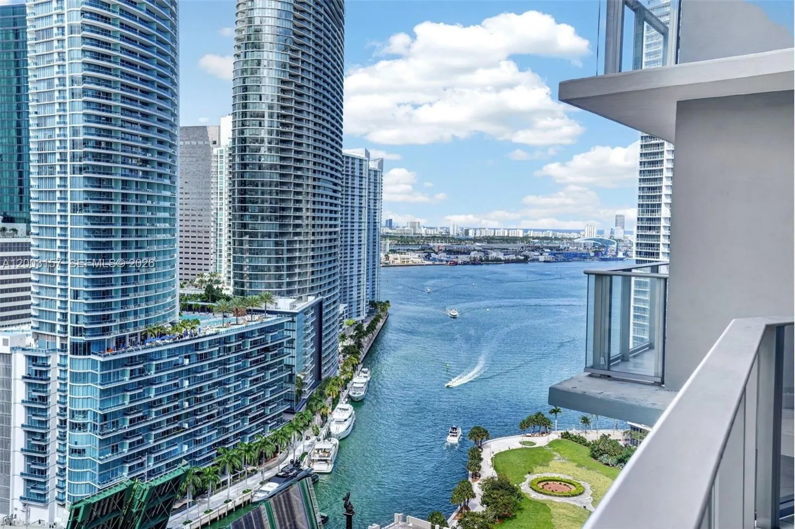 77 Se 5th St 2705, Miami, Florida 33131, Miami, Florida 33131, 1 Bedroom Bedrooms, ,1 BathroomBathrooms,Residential Lease,For Rent,77 Se 5th St 2705, Miami, Florida 33131,A12003157