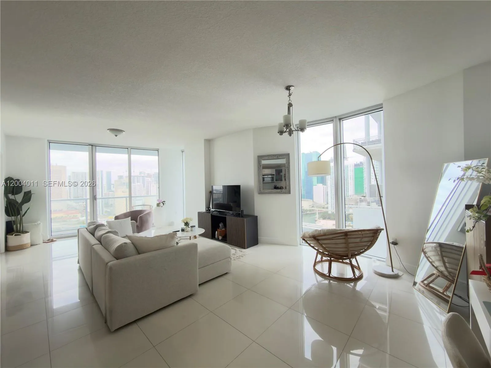 185 Sw 7th St 2711, Miami, Florida 33130, Miami, Florida 33130, 3 Bedrooms Bedrooms, ,3 BathroomsBathrooms,Residential Lease,For Rent,185 Sw 7th St 2711, Miami, Florida 33130,A12004011
