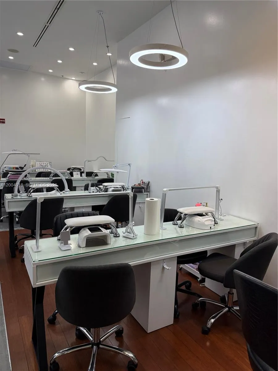 Beauty Salon & Spa In Brickell, Miami, Florida, Miami, Florida 33131, ,Business Opportunity,For Sale,Beauty Salon & Spa In Brickell, Miami, Florida,A12004018
