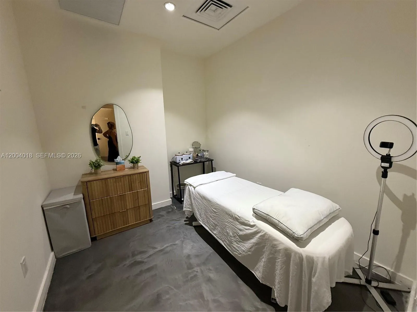 Beauty Salon & Spa In Brickell, Miami, Florida, Miami, Florida 33131, ,Business Opportunity,For Sale,Beauty Salon & Spa In Brickell, Miami, Florida,A12004018