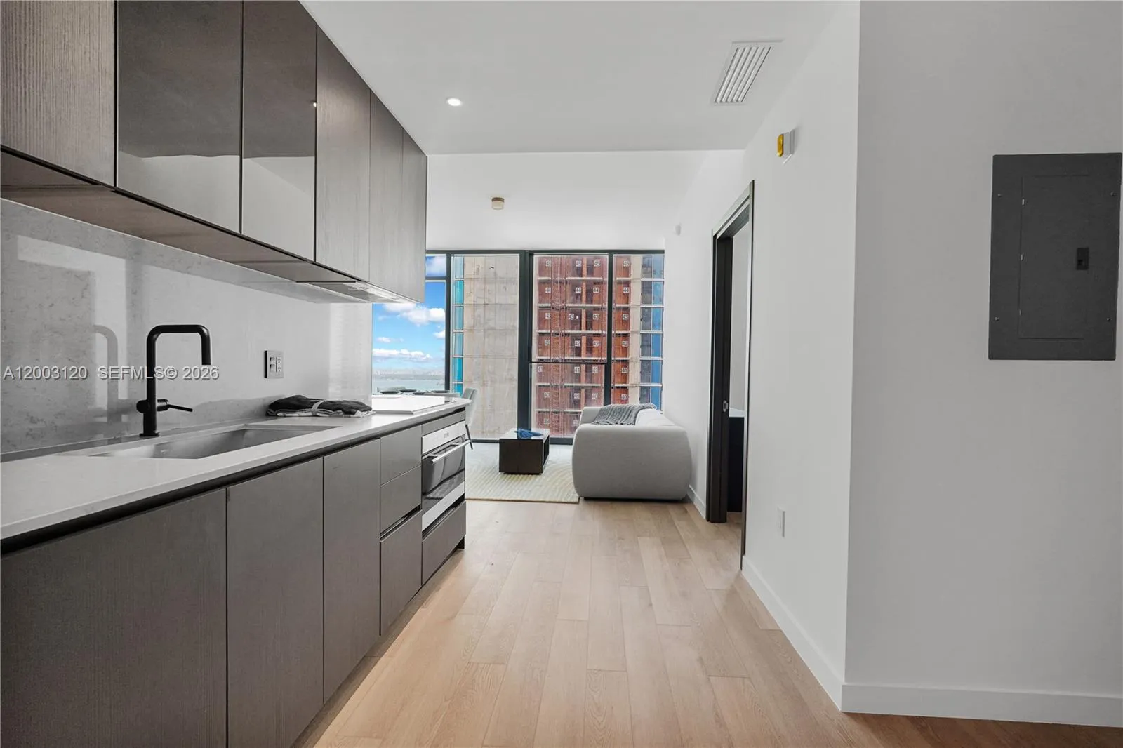 20 Ne 11th St 4006, Miami, Florida 33132, Miami, Florida 33132, 2 Bedrooms Bedrooms, ,2 BathroomsBathrooms,Residential,For Sale,20 Ne 11th St 4006, Miami, Florida 33132,A12003120