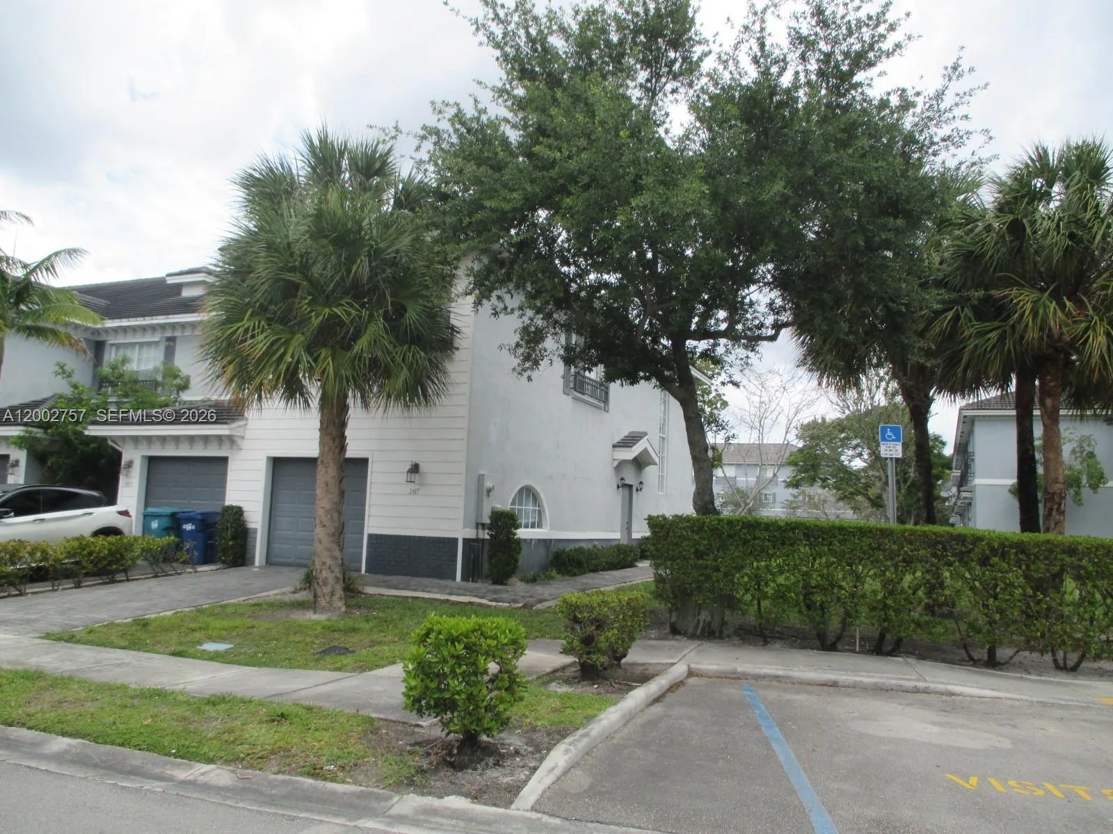 Corner view ,left side