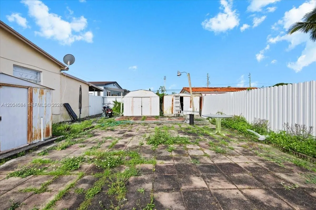 9025 Sw 36th St, Miami, Florida 33165, Miami, Florida 33165, 3 Bedrooms Bedrooms, ,2 BathroomsBathrooms,Residential,For Sale,9025 Sw 36th St, Miami, Florida 33165,A12004084