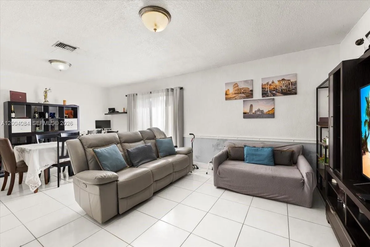 9025 Sw 36th St, Miami, Florida 33165, Miami, Florida 33165, 3 Bedrooms Bedrooms, ,2 BathroomsBathrooms,Residential,For Sale,9025 Sw 36th St, Miami, Florida 33165,A12004084