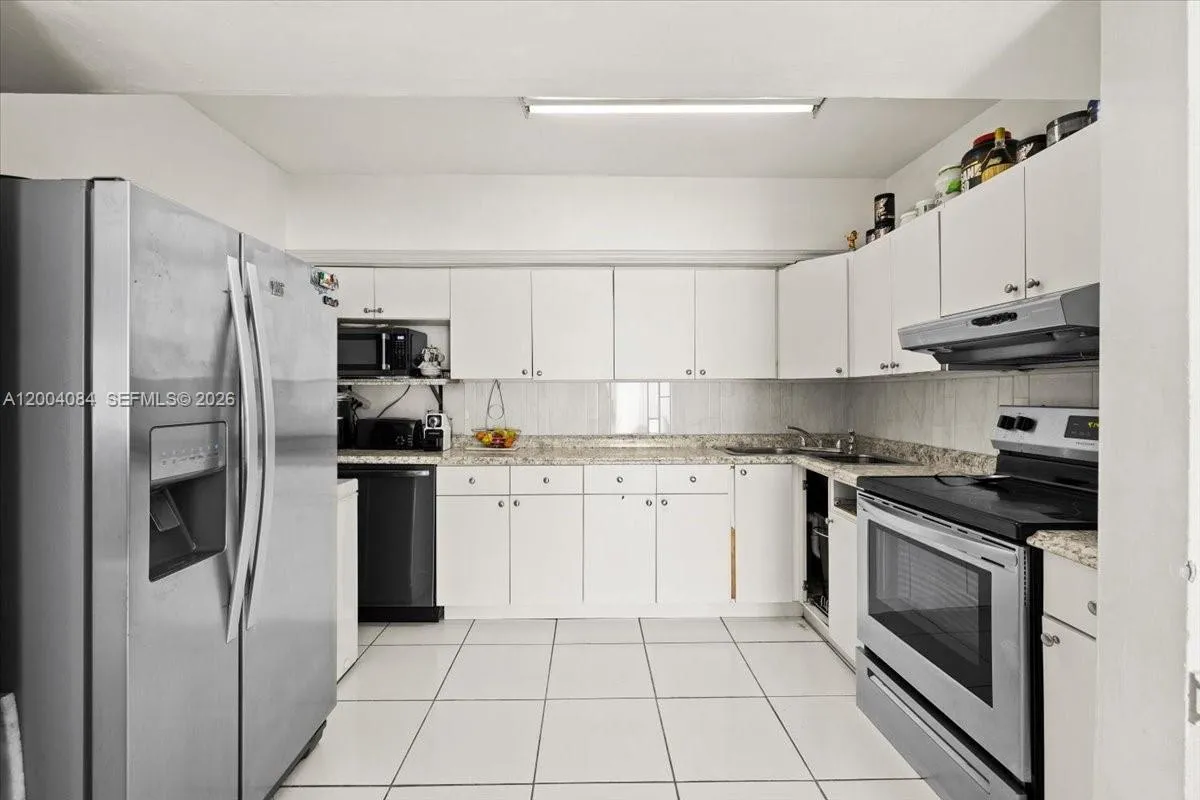 9025 Sw 36th St, Miami, Florida 33165, Miami, Florida 33165, 3 Bedrooms Bedrooms, ,2 BathroomsBathrooms,Residential,For Sale,9025 Sw 36th St, Miami, Florida 33165,A12004084