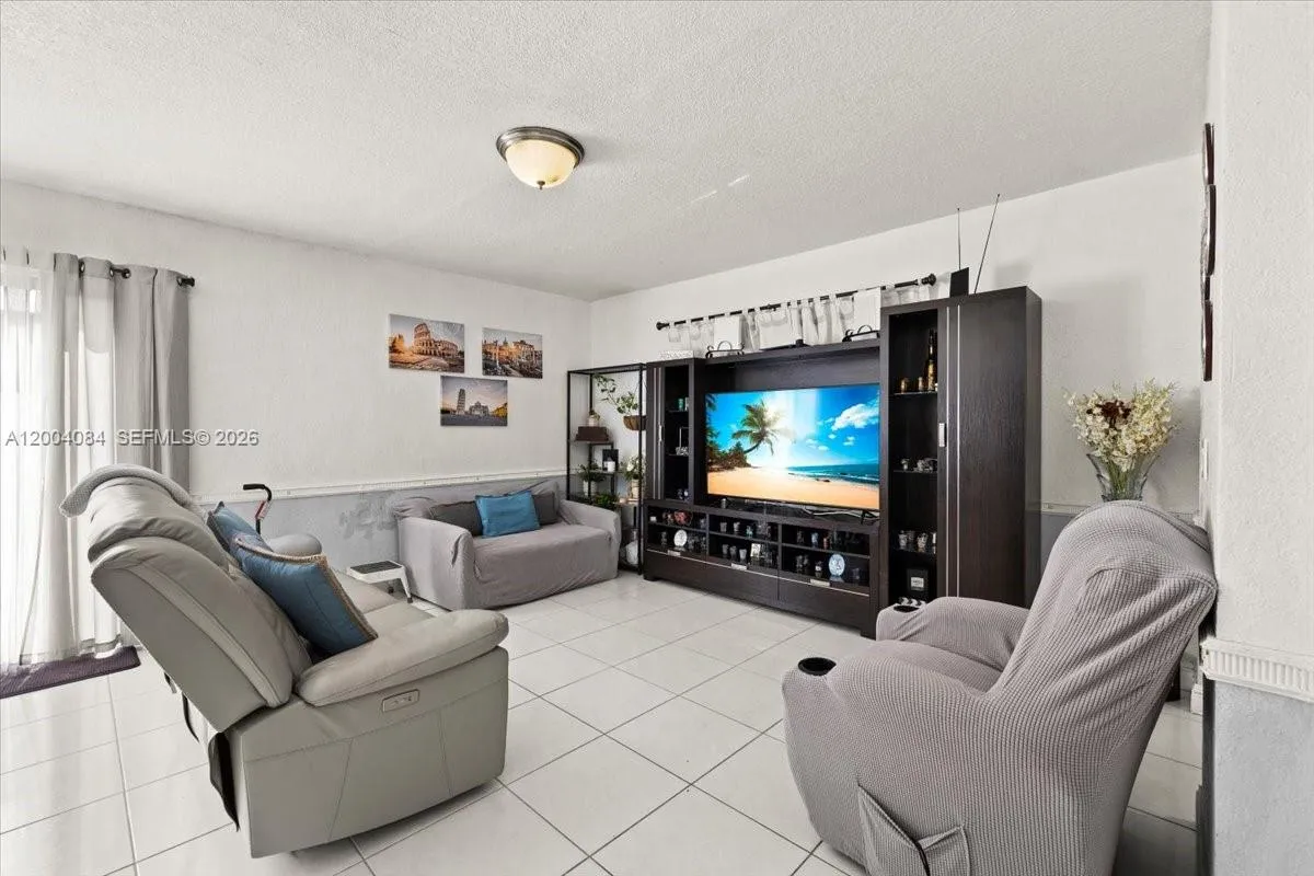 9025 Sw 36th St, Miami, Florida 33165, Miami, Florida 33165, 3 Bedrooms Bedrooms, ,2 BathroomsBathrooms,Residential,For Sale,9025 Sw 36th St, Miami, Florida 33165,A12004084