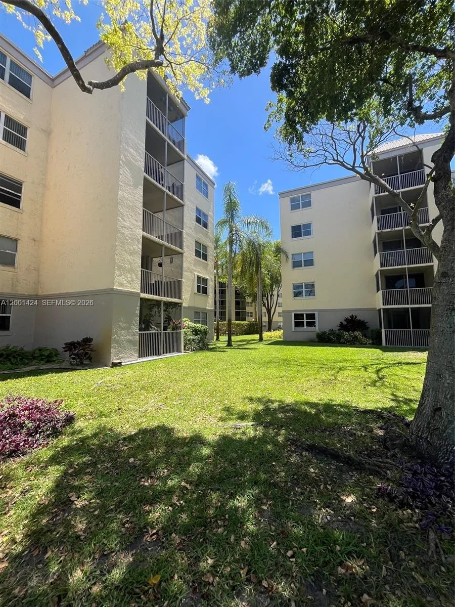 8245 Lake Dr 301, Doral, Florida 33166, Doral, Florida 33166, 1 Bedroom Bedrooms, ,1 BathroomBathrooms,Residential Lease,For Rent,8245 Lake Dr 301, Doral, Florida 33166,A12001424