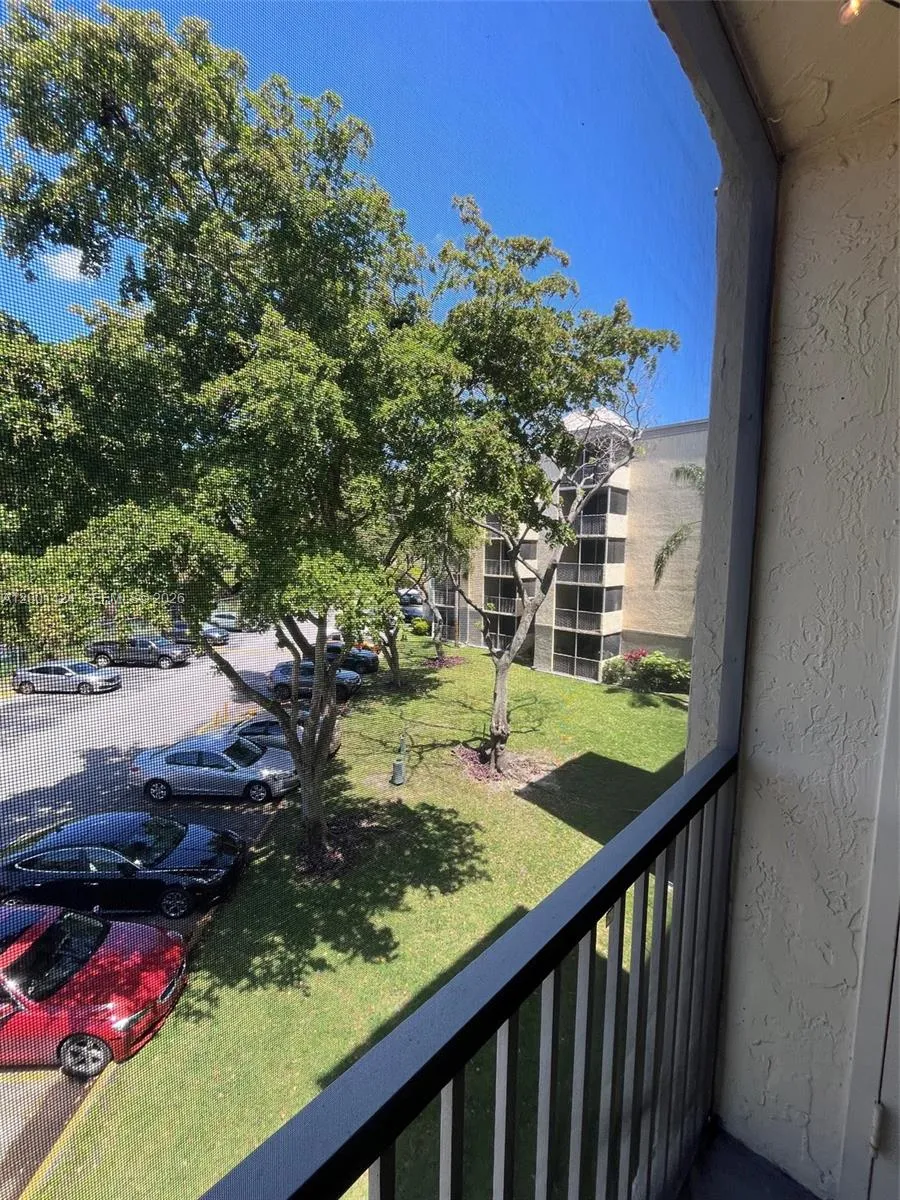 8245 Lake Dr 301, Doral, Florida 33166, Doral, Florida 33166, 1 Bedroom Bedrooms, ,1 BathroomBathrooms,Residential Lease,For Rent,8245 Lake Dr 301, Doral, Florida 33166,A12001424