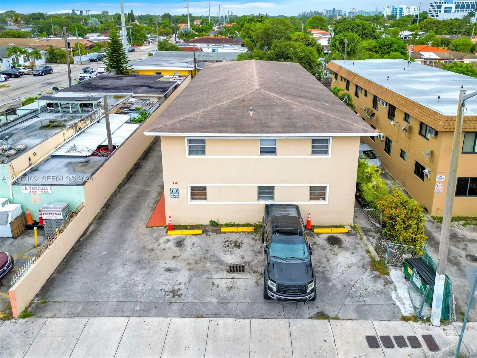410 Nw 47th Ave, Miami, Florida 33126, Miami, Florida 33126, ,Residential Income,For Sale,410 Nw 47th Ave, Miami, Florida 33126,A12004109
