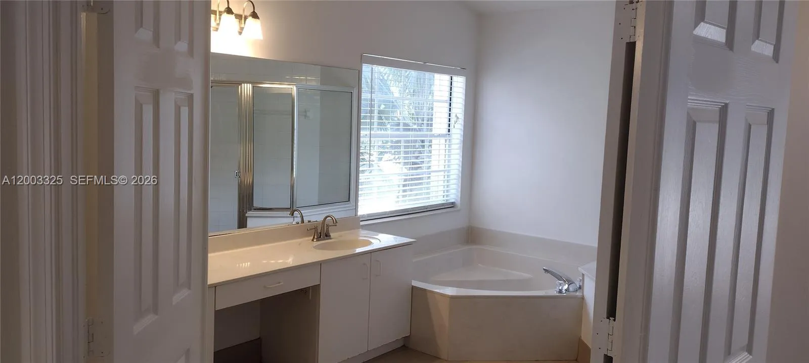 659 Verona Pl, Weston, Florida 33326, Weston, Florida 33326, 4 Bedrooms Bedrooms, ,2 BathroomsBathrooms,Residential,For Sale,659 Verona Pl, Weston, Florida 33326,A12003325