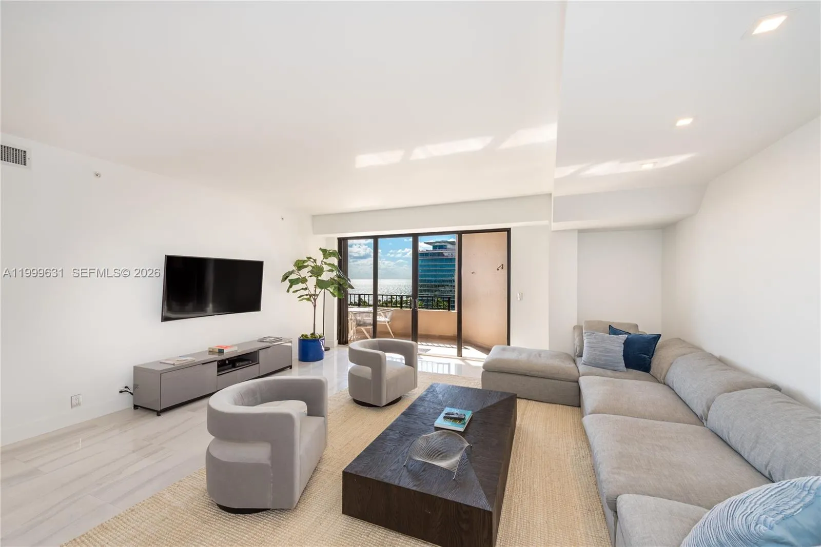 201 Crandon Blvd 923, Key Biscayne, Florida 33149, Key Biscayne, Florida 33149, 2 Bedrooms Bedrooms, ,2 BathroomsBathrooms,Residential Lease,For Rent,201 Crandon Blvd 923, Key Biscayne, Florida 33149,A11999631