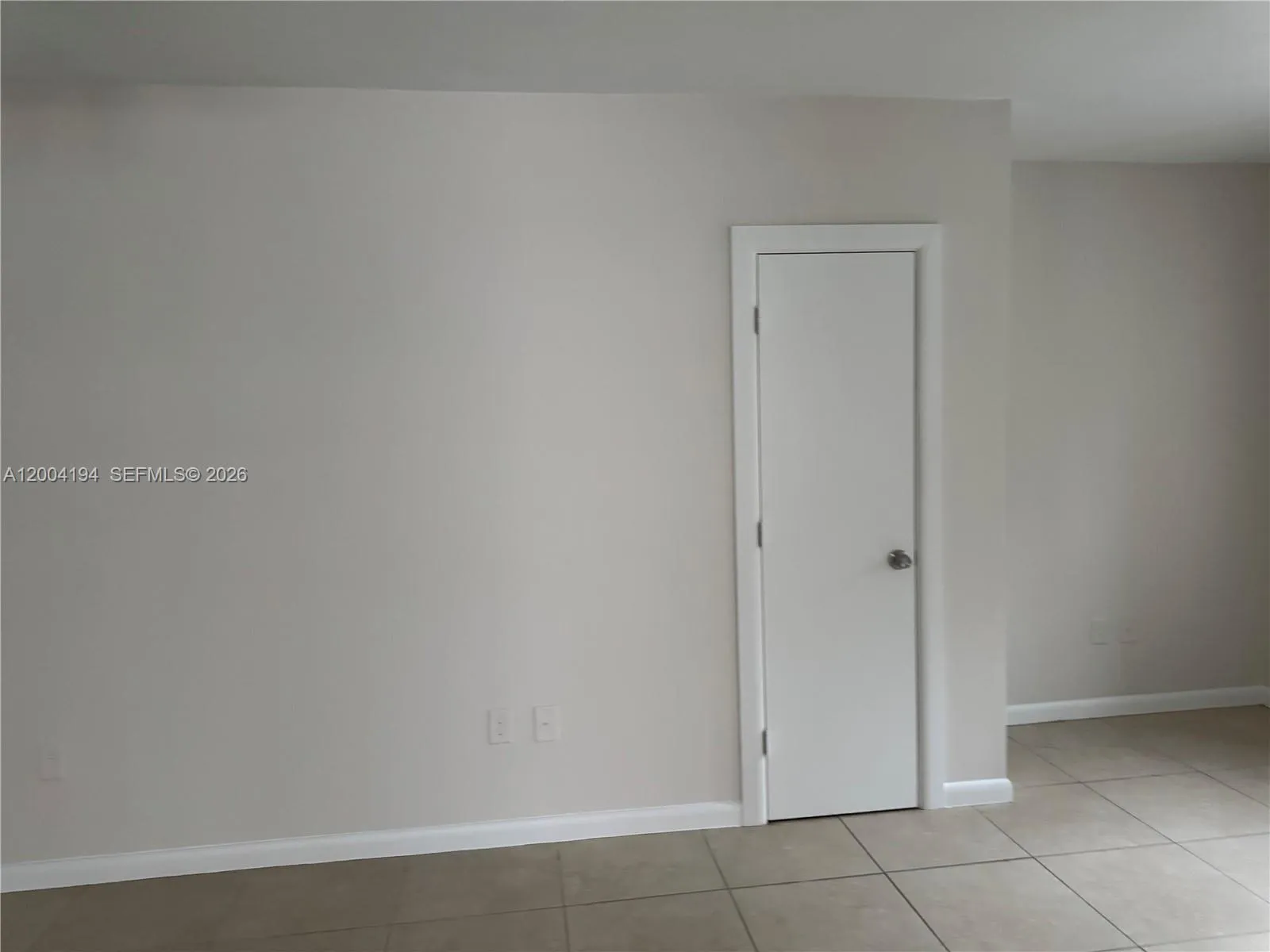 2060 Hollywood Blvd 2, Hollywood, Florida 33020, Hollywood, Florida 33020, 1 Bedroom Bedrooms, ,1 BathroomBathrooms,Residential Lease,For Rent,2060 Hollywood Blvd 2, Hollywood, Florida 33020,A12004194