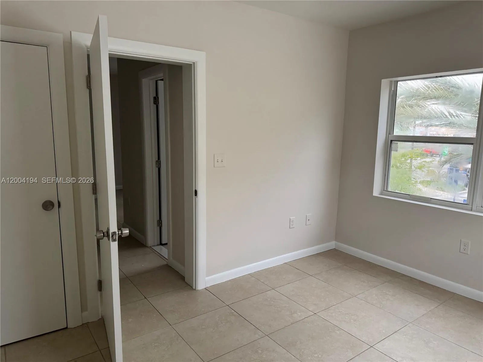 2060 Hollywood Blvd 2, Hollywood, Florida 33020, Hollywood, Florida 33020, 1 Bedroom Bedrooms, ,1 BathroomBathrooms,Residential Lease,For Rent,2060 Hollywood Blvd 2, Hollywood, Florida 33020,A12004194