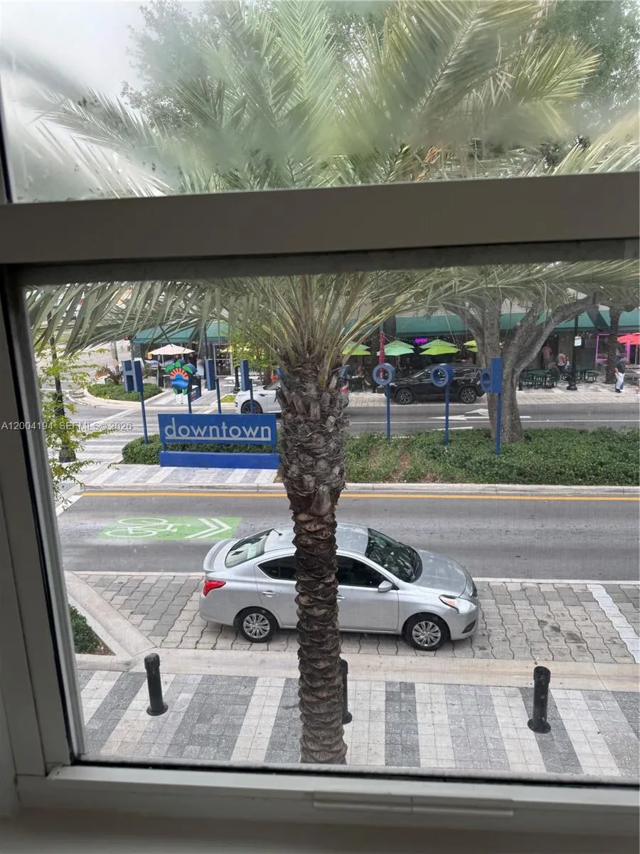 2060 Hollywood Blvd 2, Hollywood, Florida 33020, Hollywood, Florida 33020, 1 Bedroom Bedrooms, ,1 BathroomBathrooms,Residential Lease,For Rent,2060 Hollywood Blvd 2, Hollywood, Florida 33020,A12004194