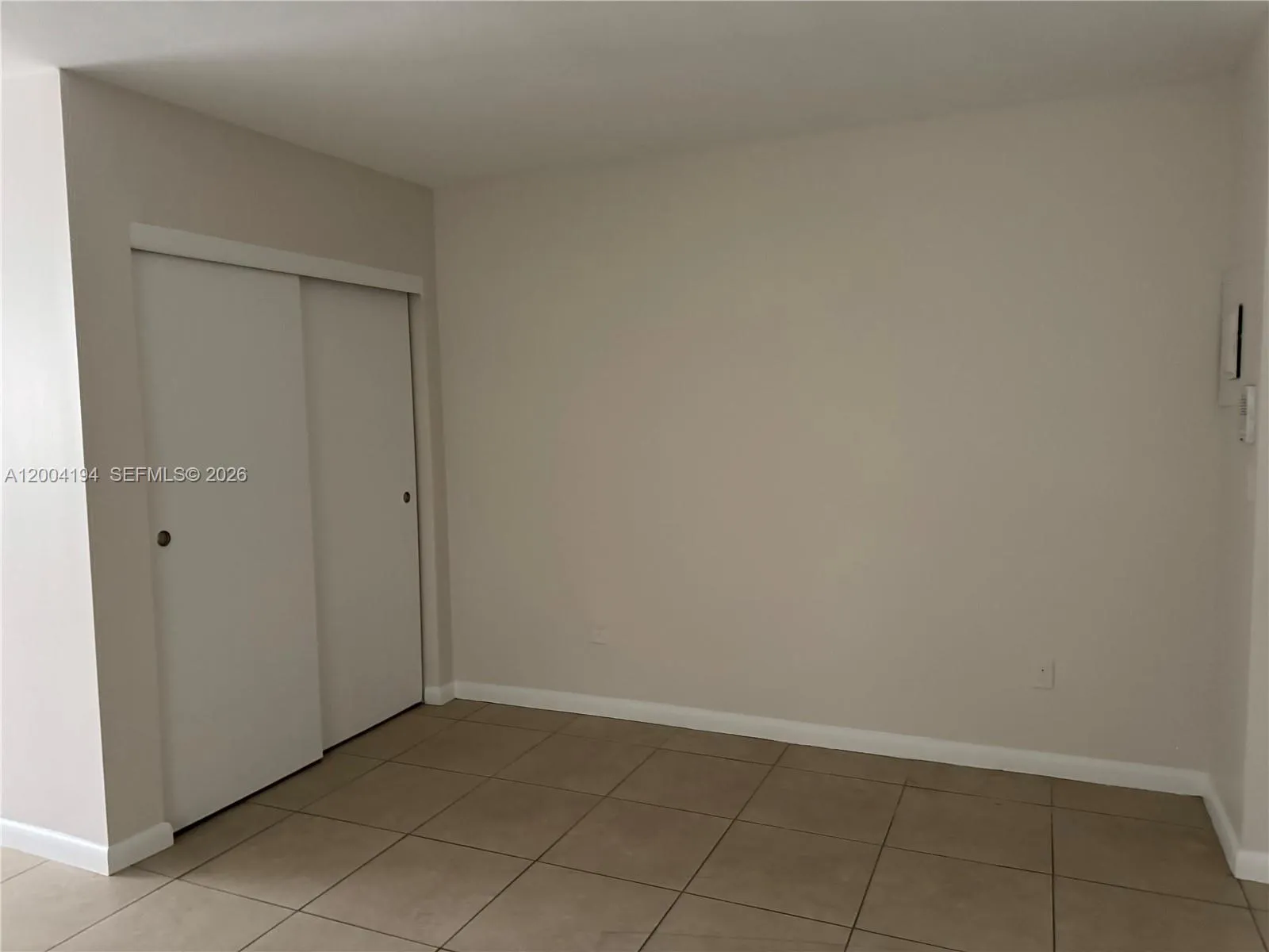 2060 Hollywood Blvd 2, Hollywood, Florida 33020, Hollywood, Florida 33020, 1 Bedroom Bedrooms, ,1 BathroomBathrooms,Residential Lease,For Rent,2060 Hollywood Blvd 2, Hollywood, Florida 33020,A12004194