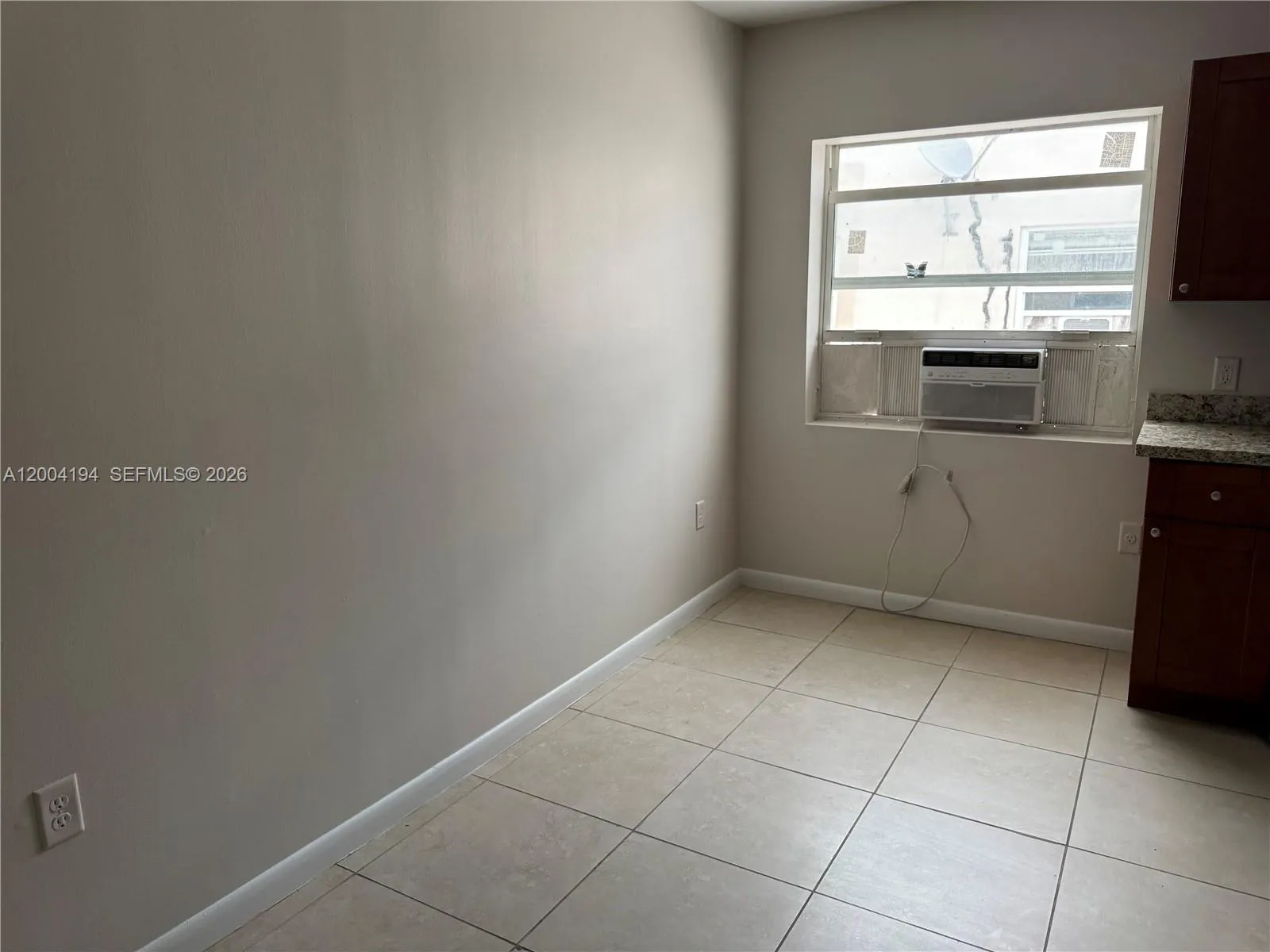 2060 Hollywood Blvd 2, Hollywood, Florida 33020, Hollywood, Florida 33020, 1 Bedroom Bedrooms, ,1 BathroomBathrooms,Residential Lease,For Rent,2060 Hollywood Blvd 2, Hollywood, Florida 33020,A12004194