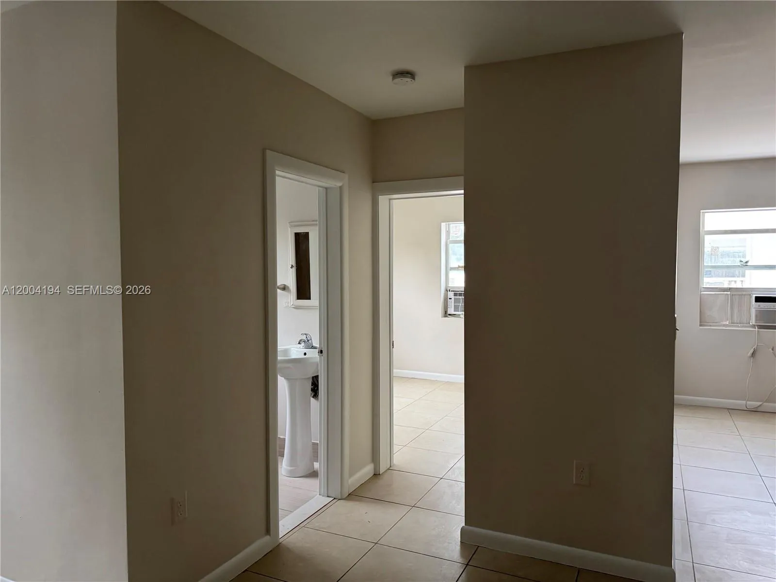 2060 Hollywood Blvd 2, Hollywood, Florida 33020, Hollywood, Florida 33020, 1 Bedroom Bedrooms, ,1 BathroomBathrooms,Residential Lease,For Rent,2060 Hollywood Blvd 2, Hollywood, Florida 33020,A12004194