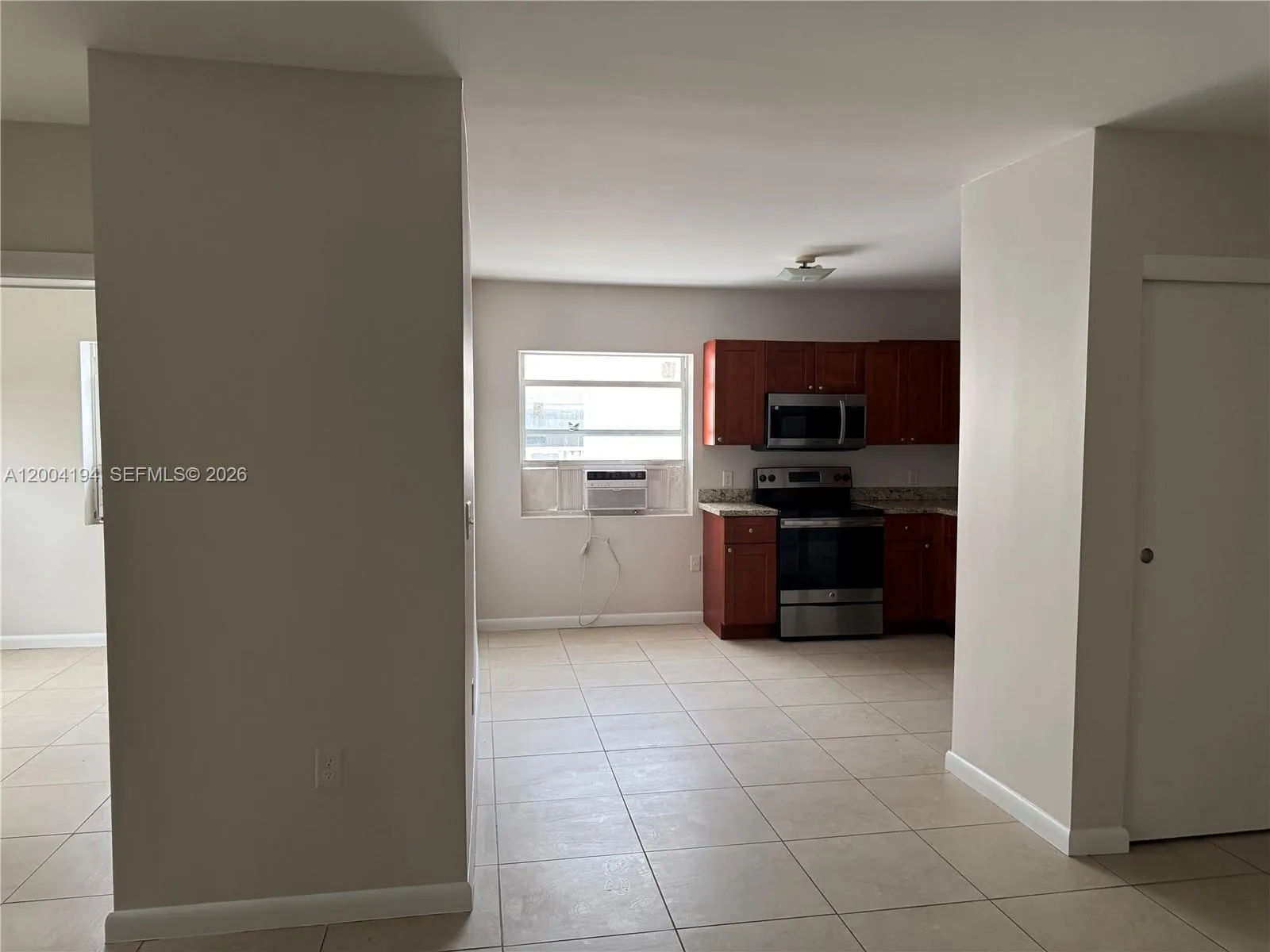 2060 Hollywood Blvd 2, Hollywood, Florida 33020, Hollywood, Florida 33020, 1 Bedroom Bedrooms, ,1 BathroomBathrooms,Residential Lease,For Rent,2060 Hollywood Blvd 2, Hollywood, Florida 33020,A12004194