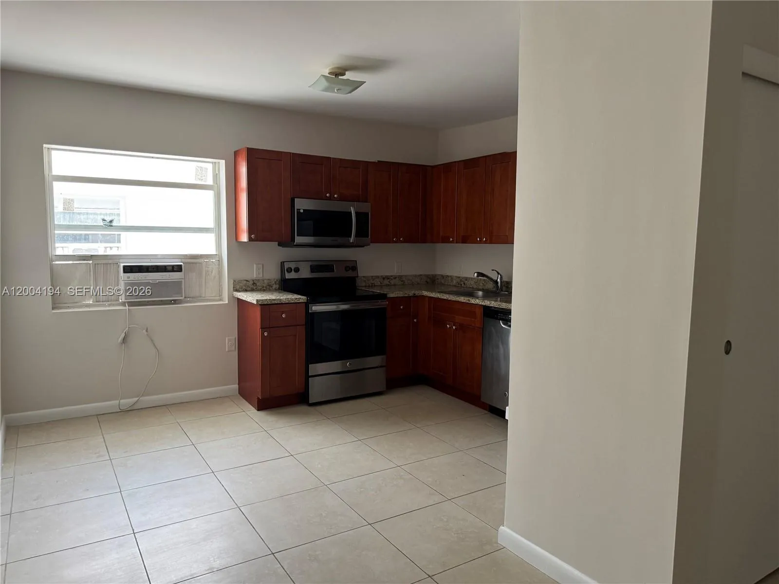 2060 Hollywood Blvd 2, Hollywood, Florida 33020, Hollywood, Florida 33020, 1 Bedroom Bedrooms, ,1 BathroomBathrooms,Residential Lease,For Rent,2060 Hollywood Blvd 2, Hollywood, Florida 33020,A12004194