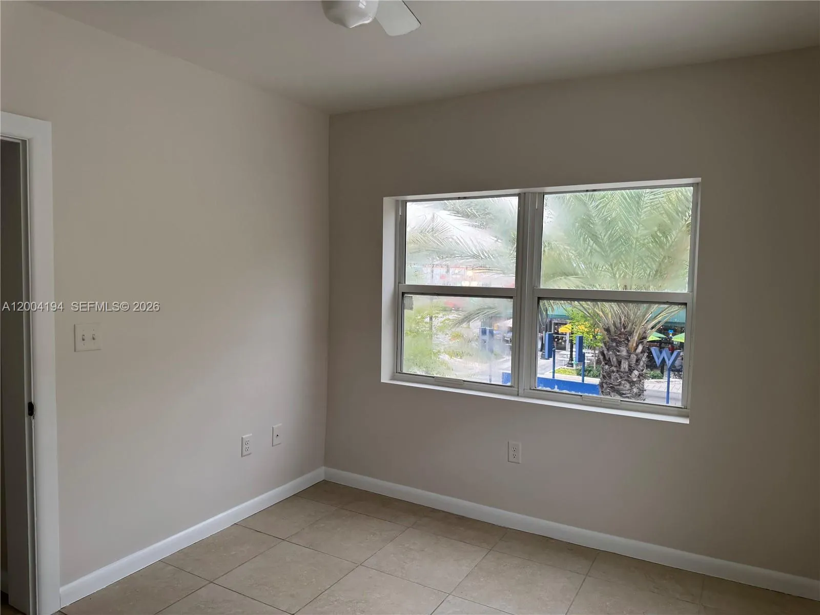 2060 Hollywood Blvd 2, Hollywood, Florida 33020, Hollywood, Florida 33020, 1 Bedroom Bedrooms, ,1 BathroomBathrooms,Residential Lease,For Rent,2060 Hollywood Blvd 2, Hollywood, Florida 33020,A12004194