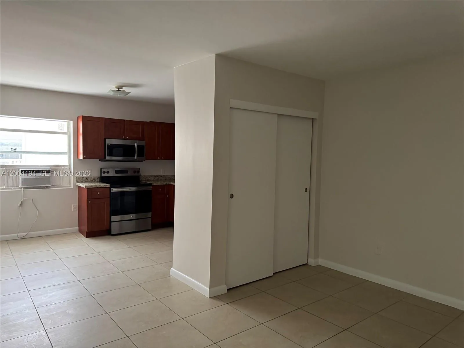 2060 Hollywood Blvd 2, Hollywood, Florida 33020, Hollywood, Florida 33020, 1 Bedroom Bedrooms, ,1 BathroomBathrooms,Residential Lease,For Rent,2060 Hollywood Blvd 2, Hollywood, Florida 33020,A12004194